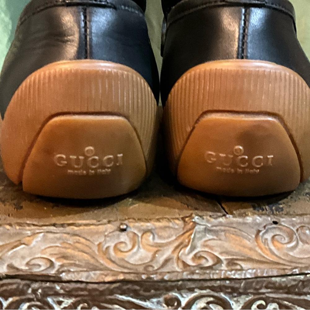 GUCCI Horsebit Accent Leather Loafers - Picture 8 of 8